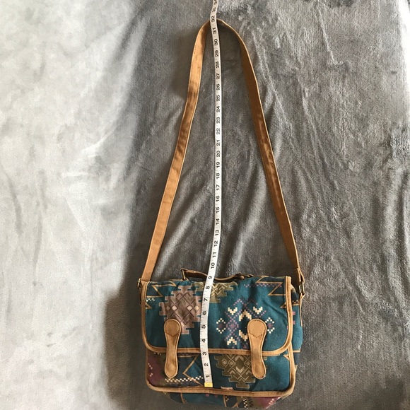📦SOLD🎉 Mossimo Supply Native Print Cossbody Bag - Picture 4 of 6